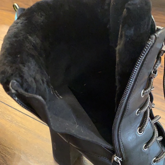 Buttery soft leather booties lace-up, double side zip and faux shearling fur - Picture 5 of 9